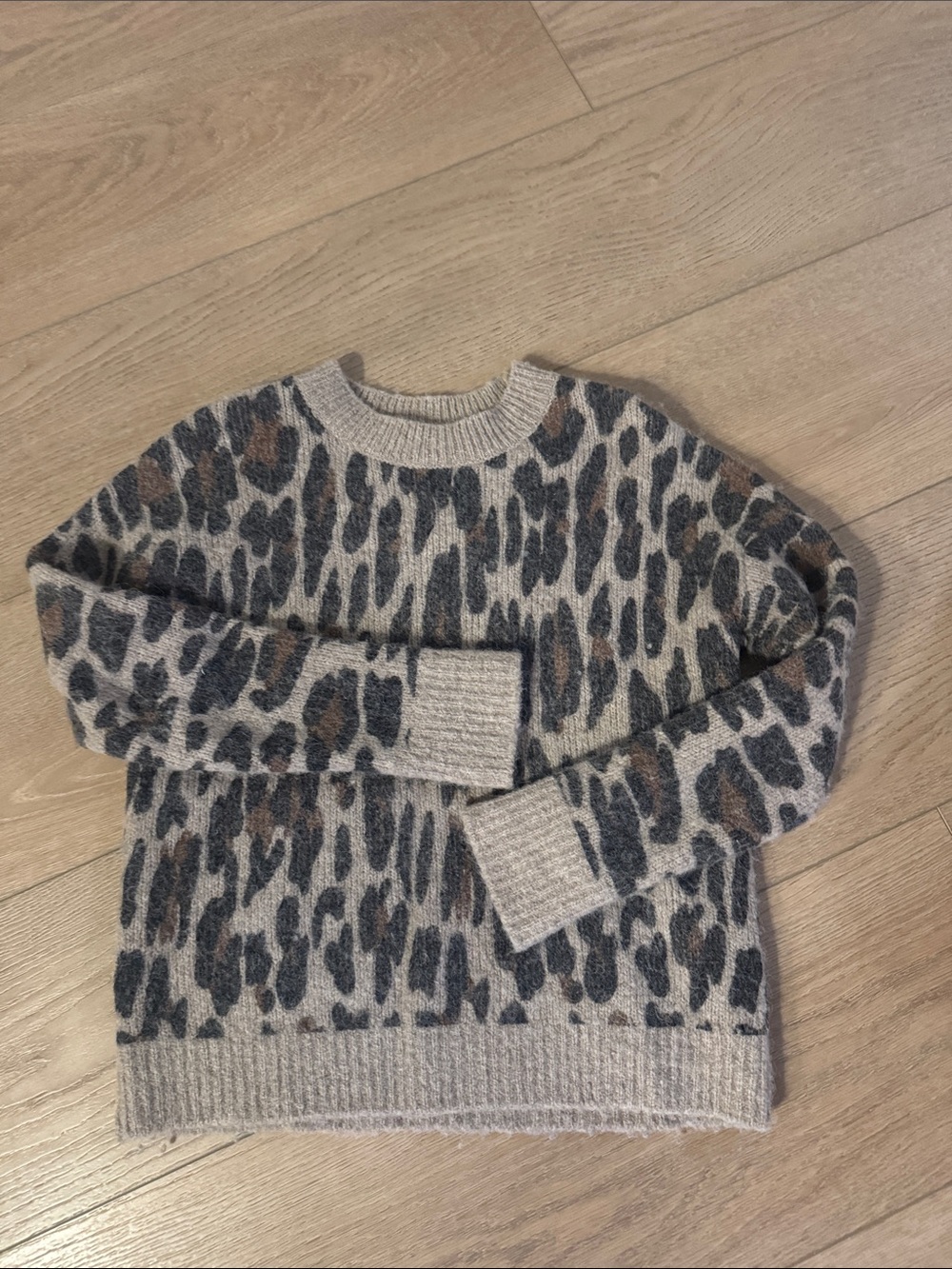 Rails Crewneck Sweater in Gray with Brown and Black Leopard Print xs